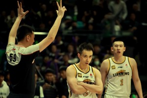 开云真人-恭喜辽篮赢广东5连胜!付豪26+9力压焦泊乔,队长1V2完胜徐杰胡明轩
